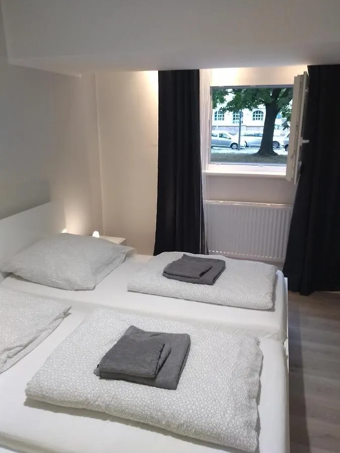 City-Apartment Spreeufer Im Herzen Berlins 0*, Berlin